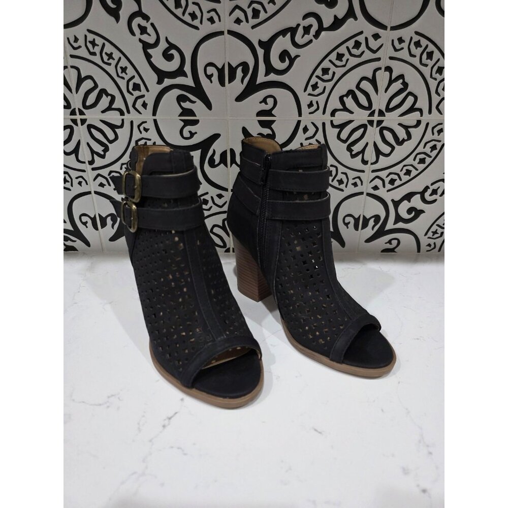 Women's size 7.5 Brash black cut-out peep-toe booties So Cute! - Picture 2 of 6